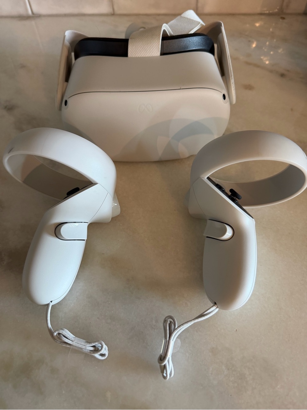 Meta Quest 2 White VR Headset with Touch Controllers